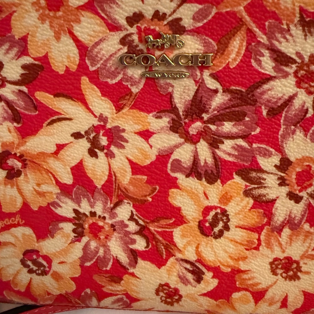 🧡Coach NEW Summer Red Floral Print‎ Camera Crossbody Bag🧡 - Picture 6 of 6